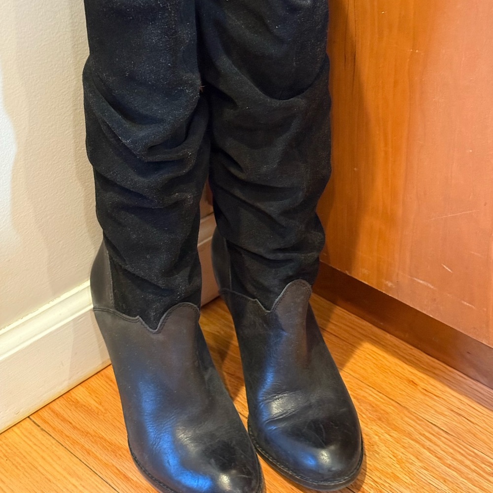 Elegant Black Heeled Boots with Smooth Leather and Ruched Fabric